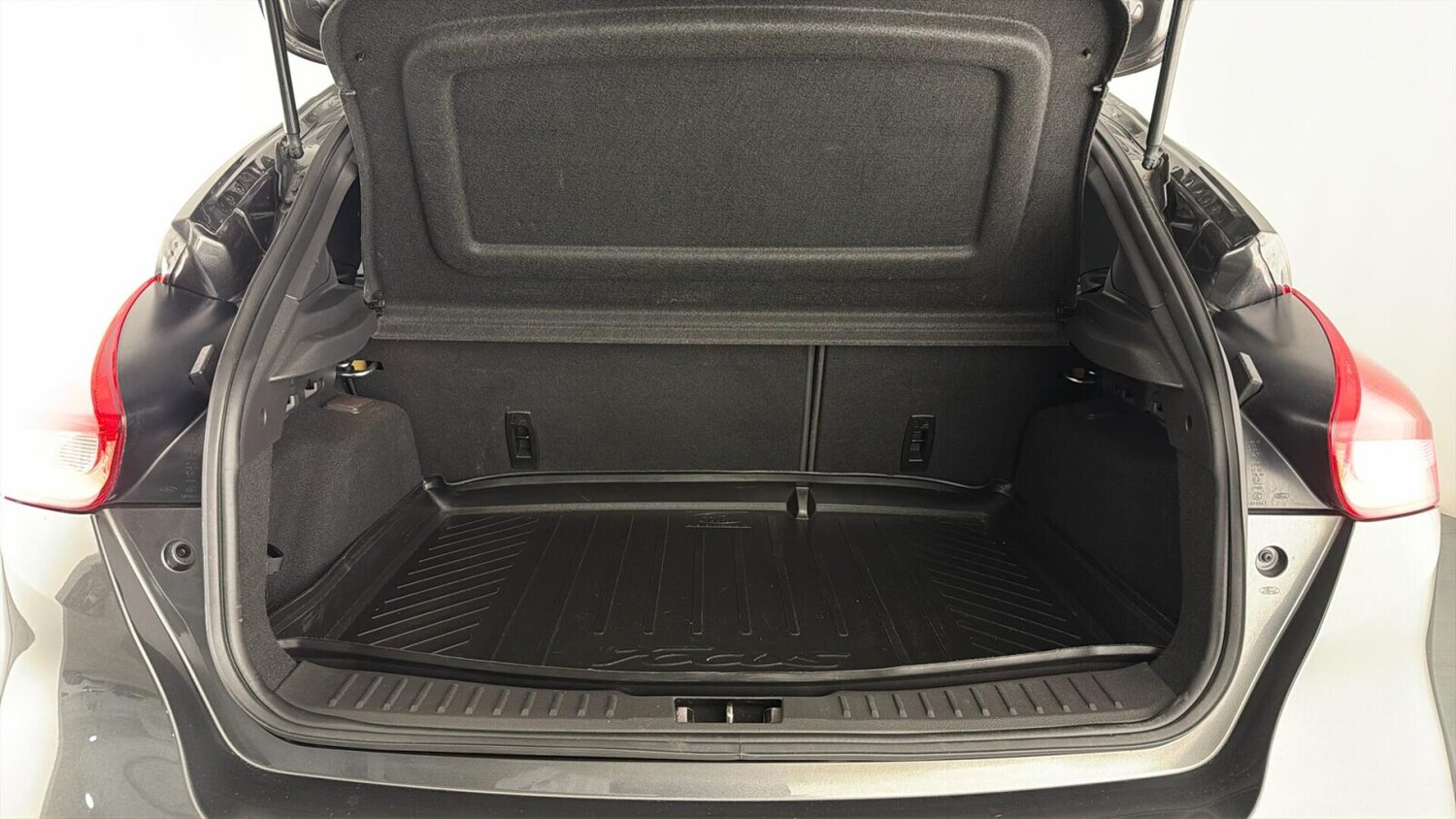 Used Ford Focus 2017 for sale - 77885420: Photo 15