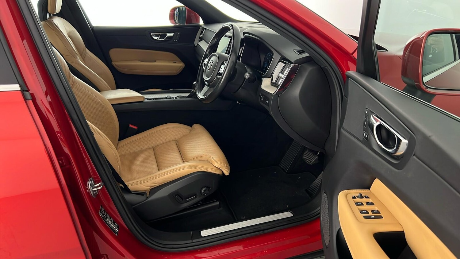 Used Volvo XC60 2018 for sale - 76361757: Photo 16