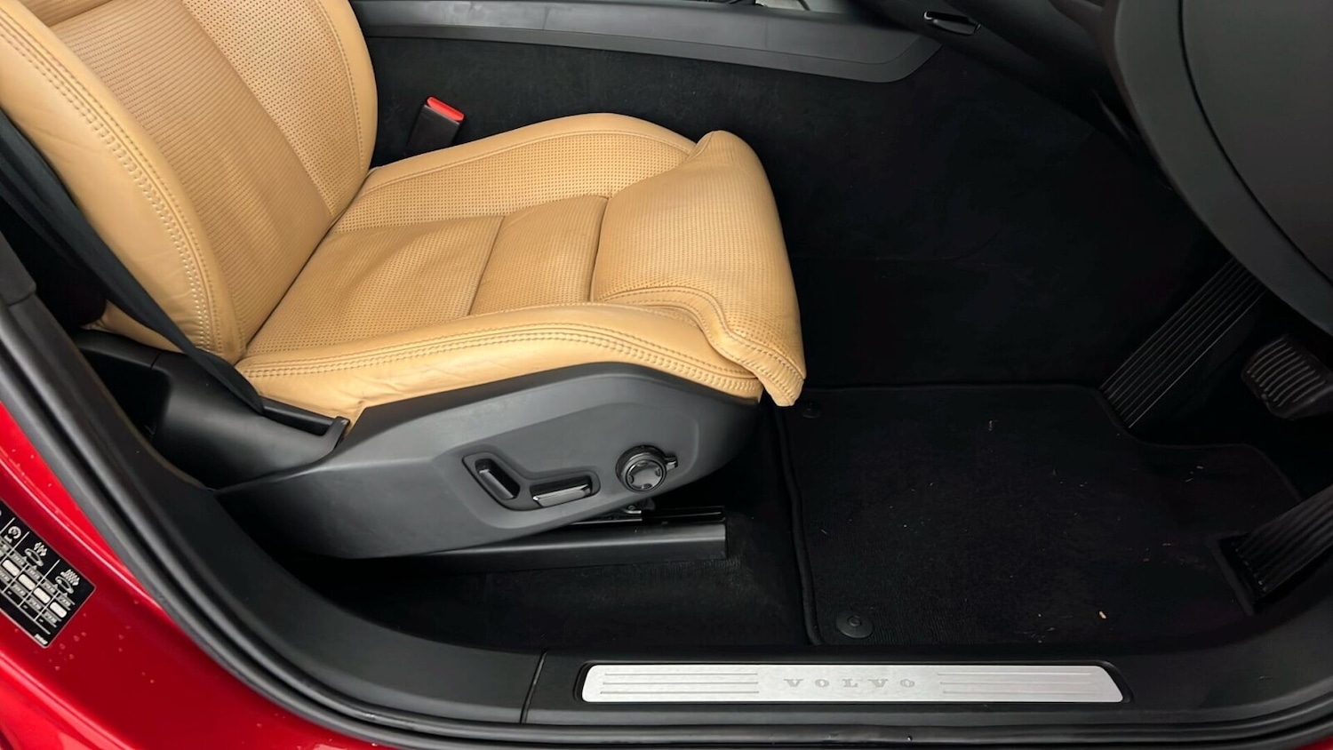 Used Volvo XC60 2018 for sale - 76361757: Photo 33