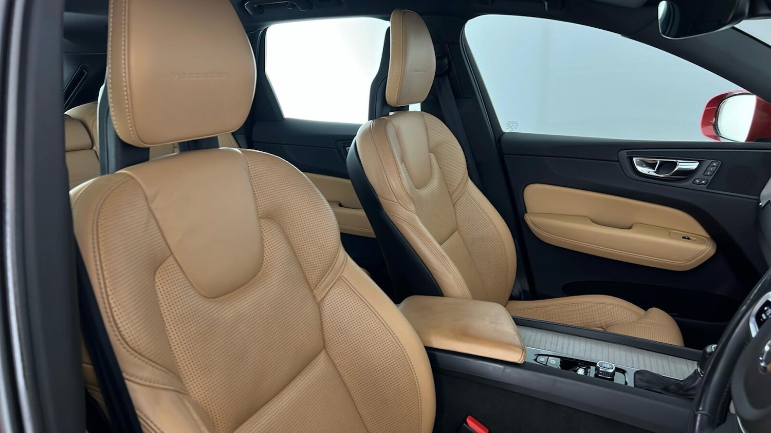 Used Volvo XC60 2018 for sale - 76361757: Photo 34