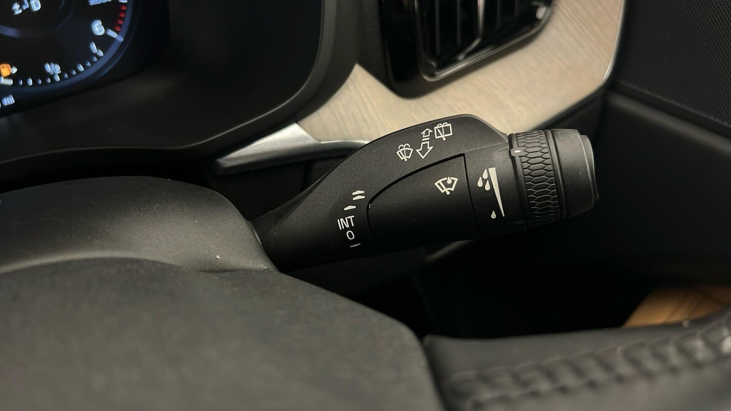 Used Volvo XC60 2018 for sale - 76361757: Photo 37