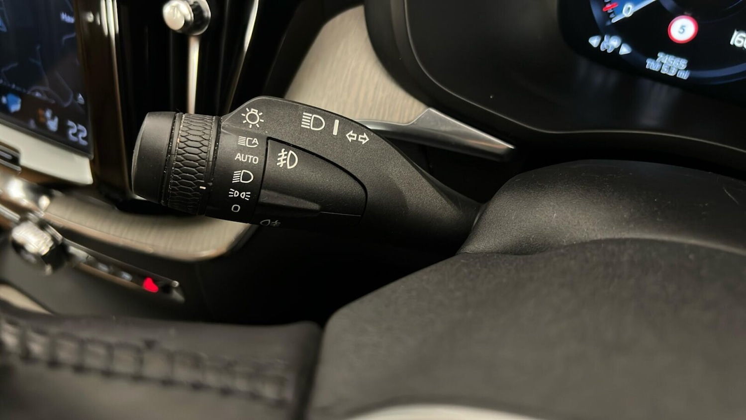 Used Volvo XC60 2018 for sale - 76361757: Photo 38