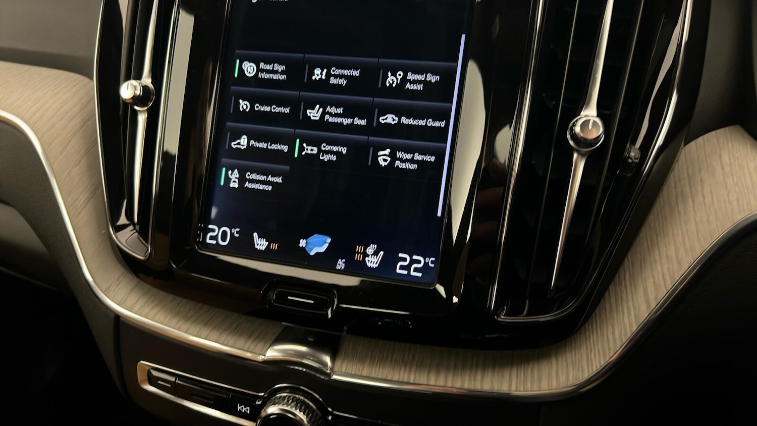 Used Volvo XC60 2018 for sale - 76361757: Photo 44