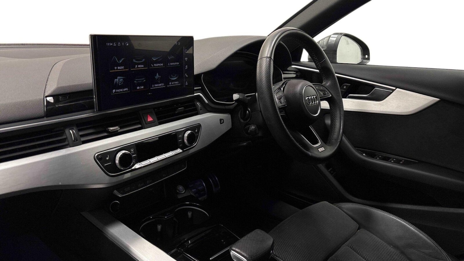 Used Audi A4 2021 for sale - 76959960: Photo 2