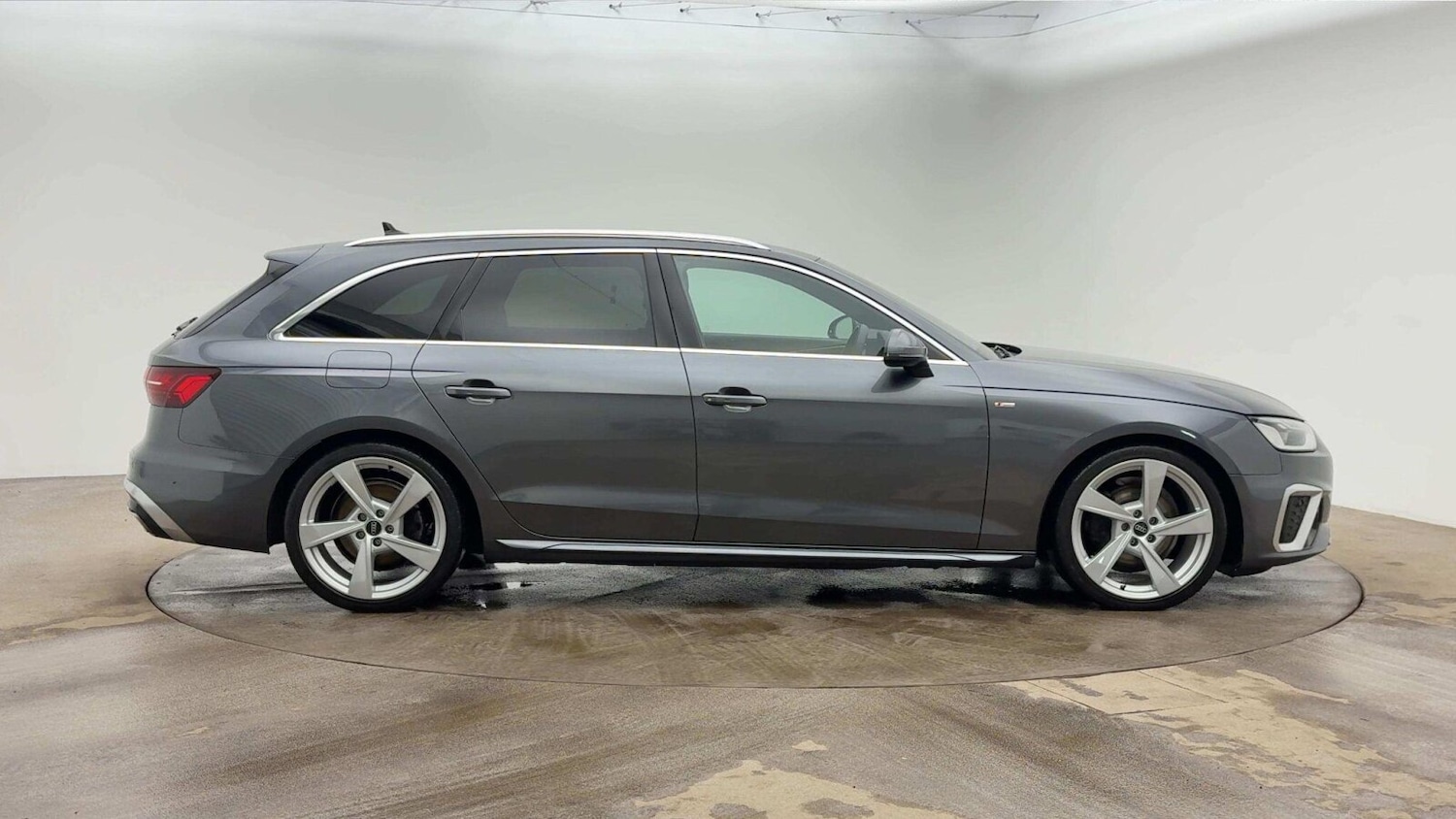 Used Audi A4 2021 for sale - 76959960: Photo 4