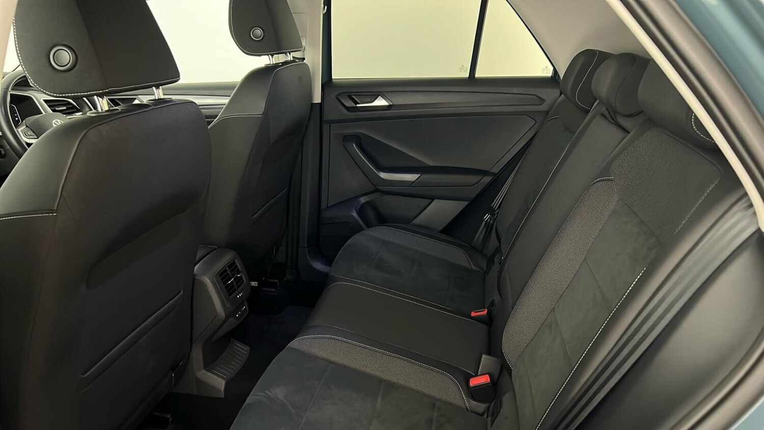 Used Volkswagen T-Roc 2023 for sale - 77346897: Photo 12