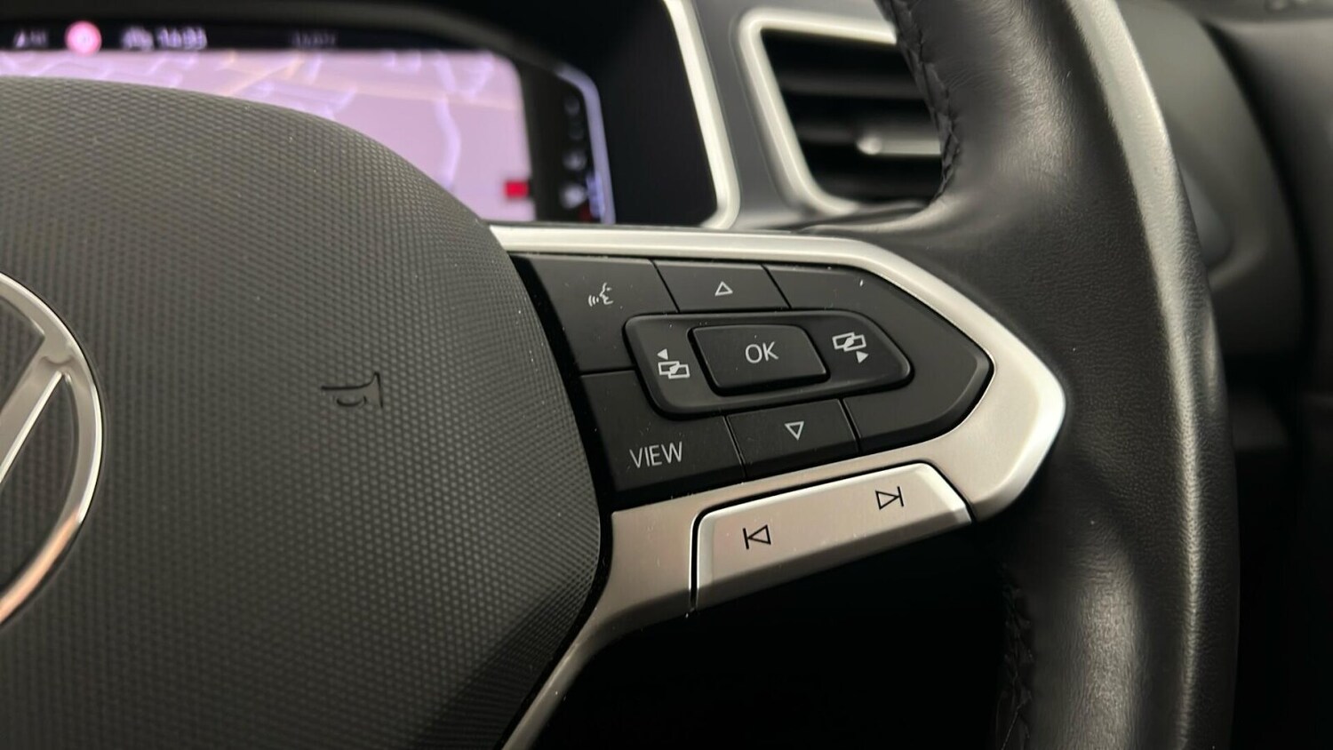 Used Volkswagen T-Roc 2023 for sale - 77346897: Photo 19