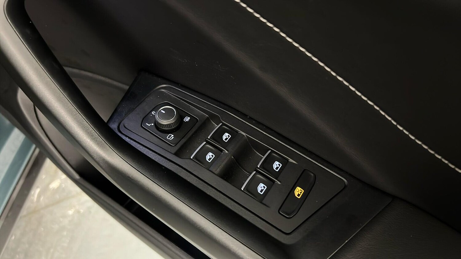 Used Volkswagen T-Roc 2023 for sale - 77346897: Photo 33