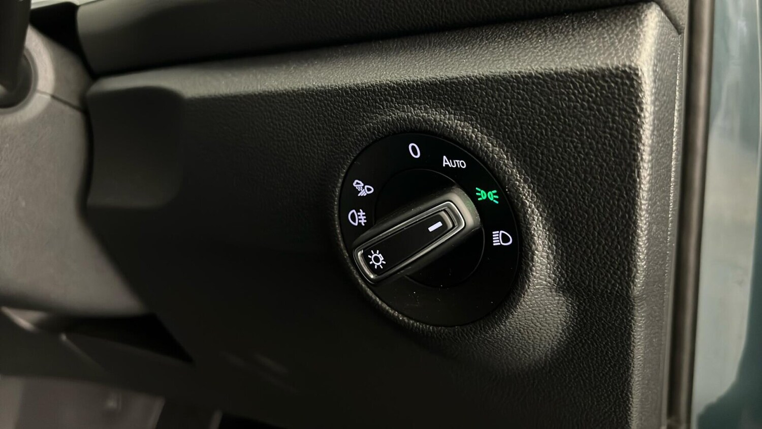 Used Volkswagen T-Roc 2023 for sale - 77346897: Photo 35