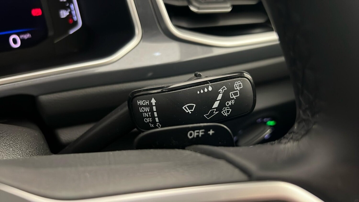 Used Volkswagen T-Roc 2023 for sale - 77346897: Photo 36