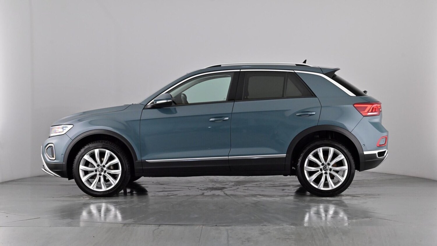 Used Volkswagen T-Roc 2023 for sale - 77346897: Photo 55