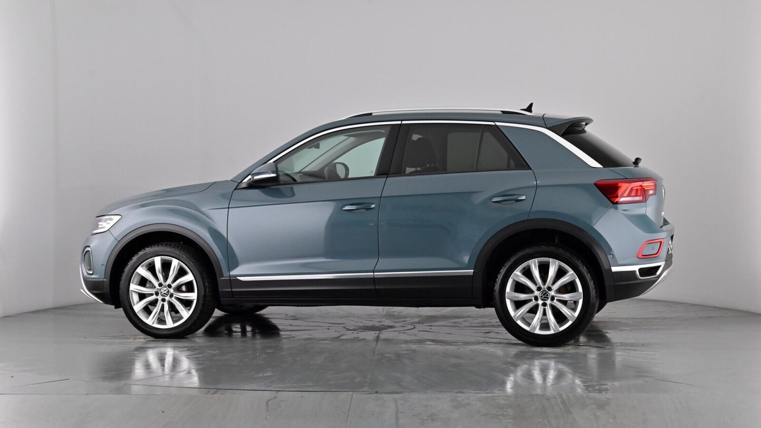 Used Volkswagen T-Roc 2023 for sale - 77346897: Photo 56