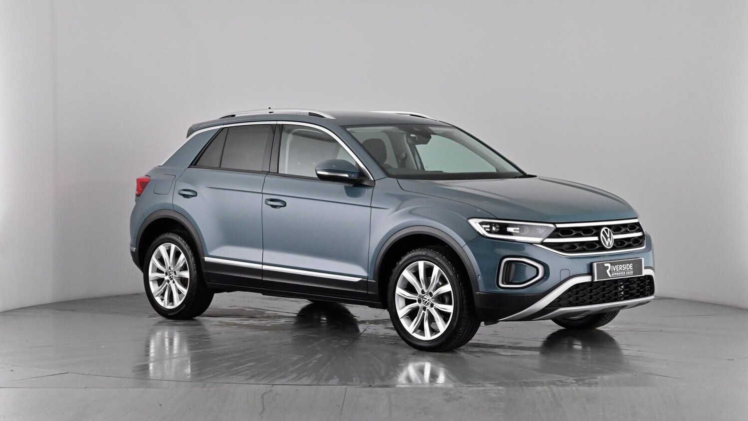 Used Volkswagen T-Roc 2023 for sale - 77346897: Photo 77