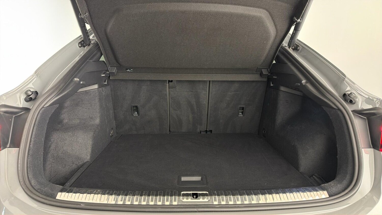 Used Audi RS Q3 2022 for sale - 77492688: Photo 13