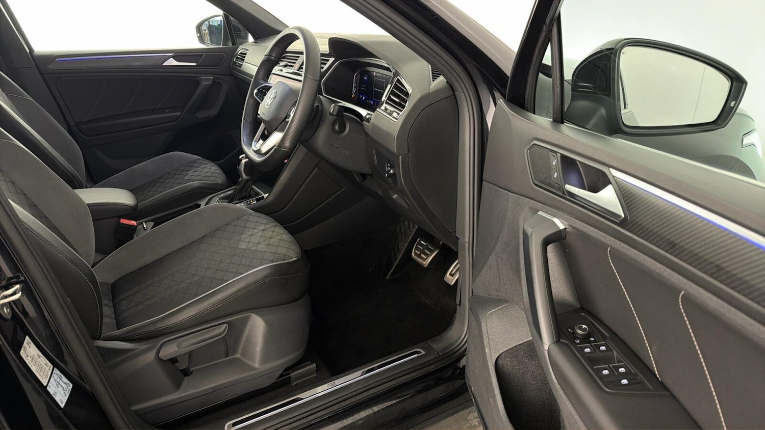 Used Volkswagen Tiguan 2022 for sale - 77771212: Photo 16