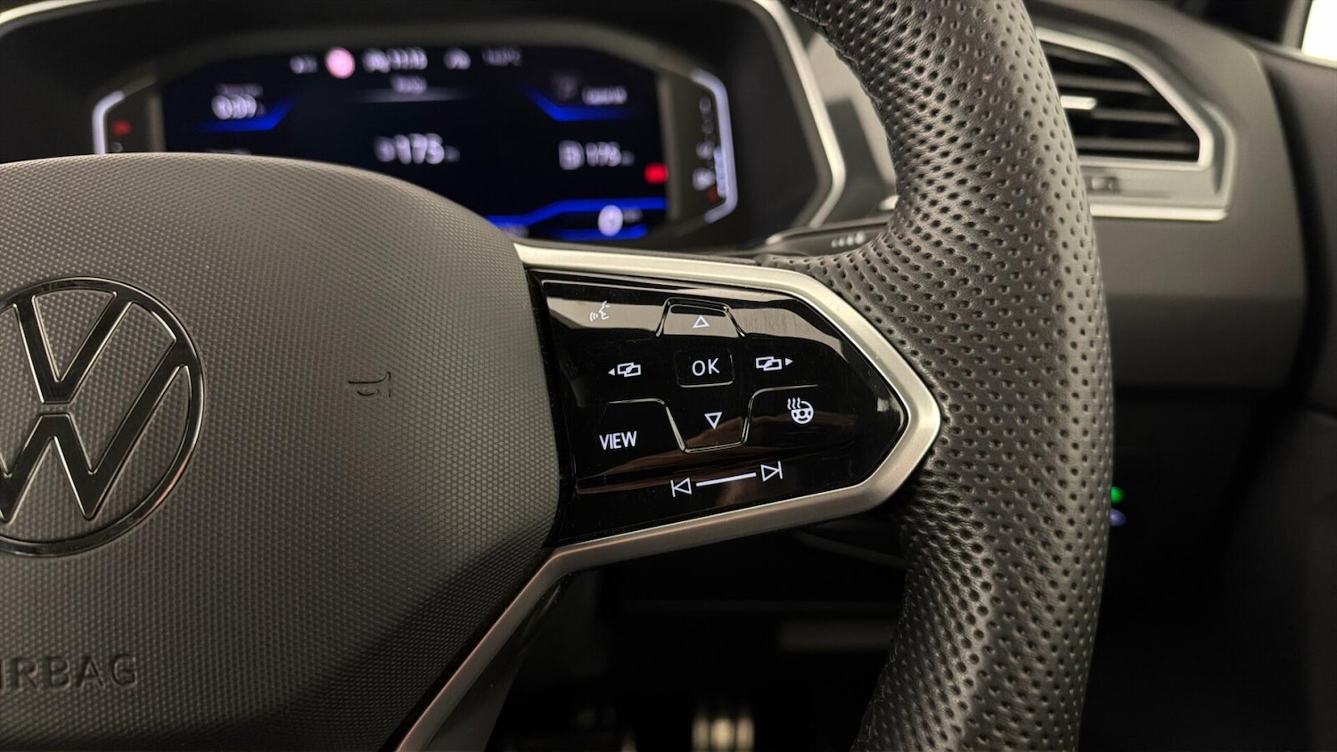 Used Volkswagen Tiguan 2022 for sale - 77771212: Photo 19