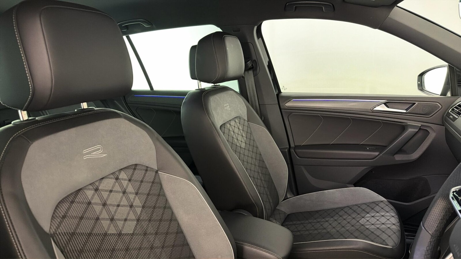 Used Volkswagen Tiguan 2022 for sale - 77771212: Photo 33