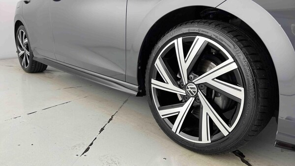 Used Volkswagen Golf 2023 for sale - 75405990: Photo 32