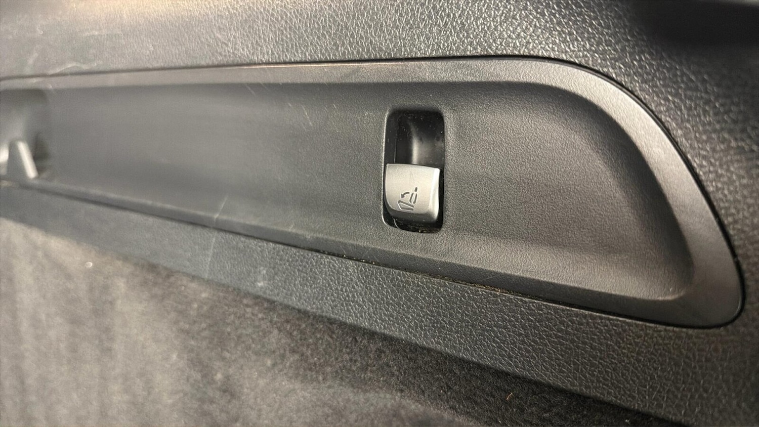 Used Mercedes-Benz EQC 2021 for sale - 77499766: Photo 30