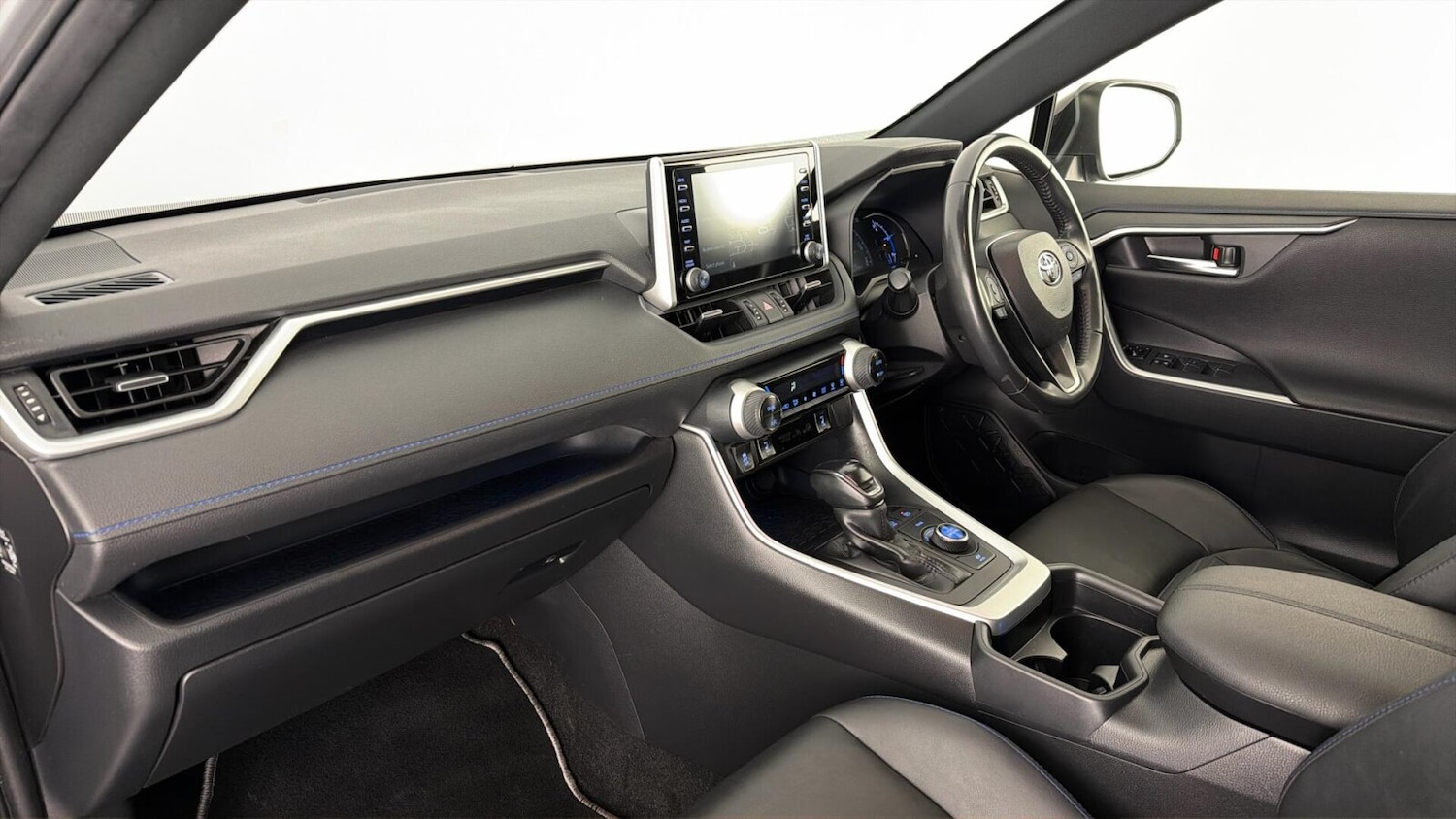 Used Toyota RAV4 2021 for sale - 78049785: Photo 2