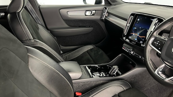 Used Volvo XC40 2019 for sale - 75688499: Photo 37