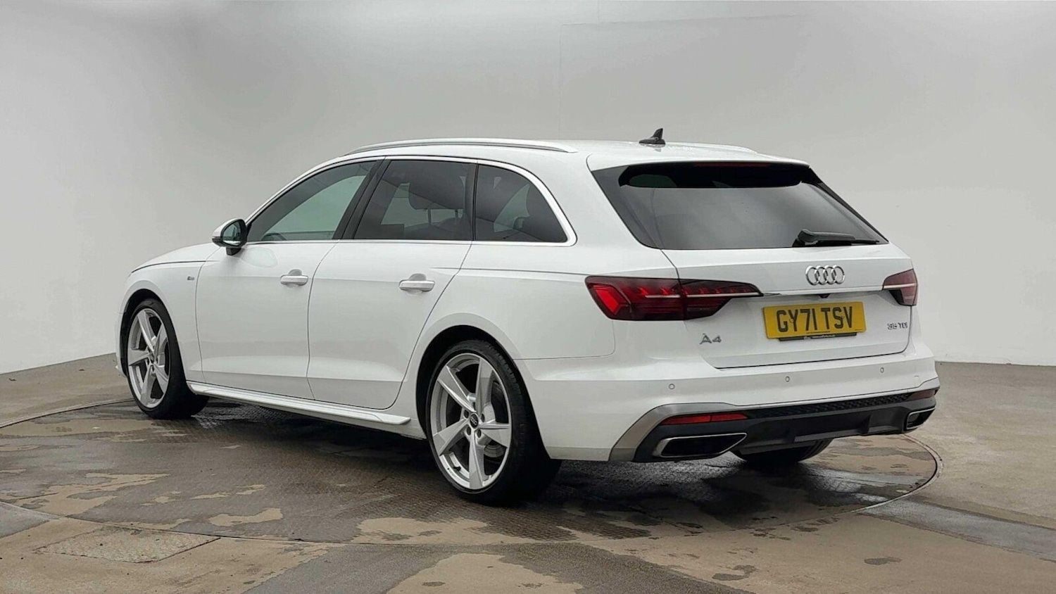 Used Audi A4 2022 for sale - 76487160: Photo 2