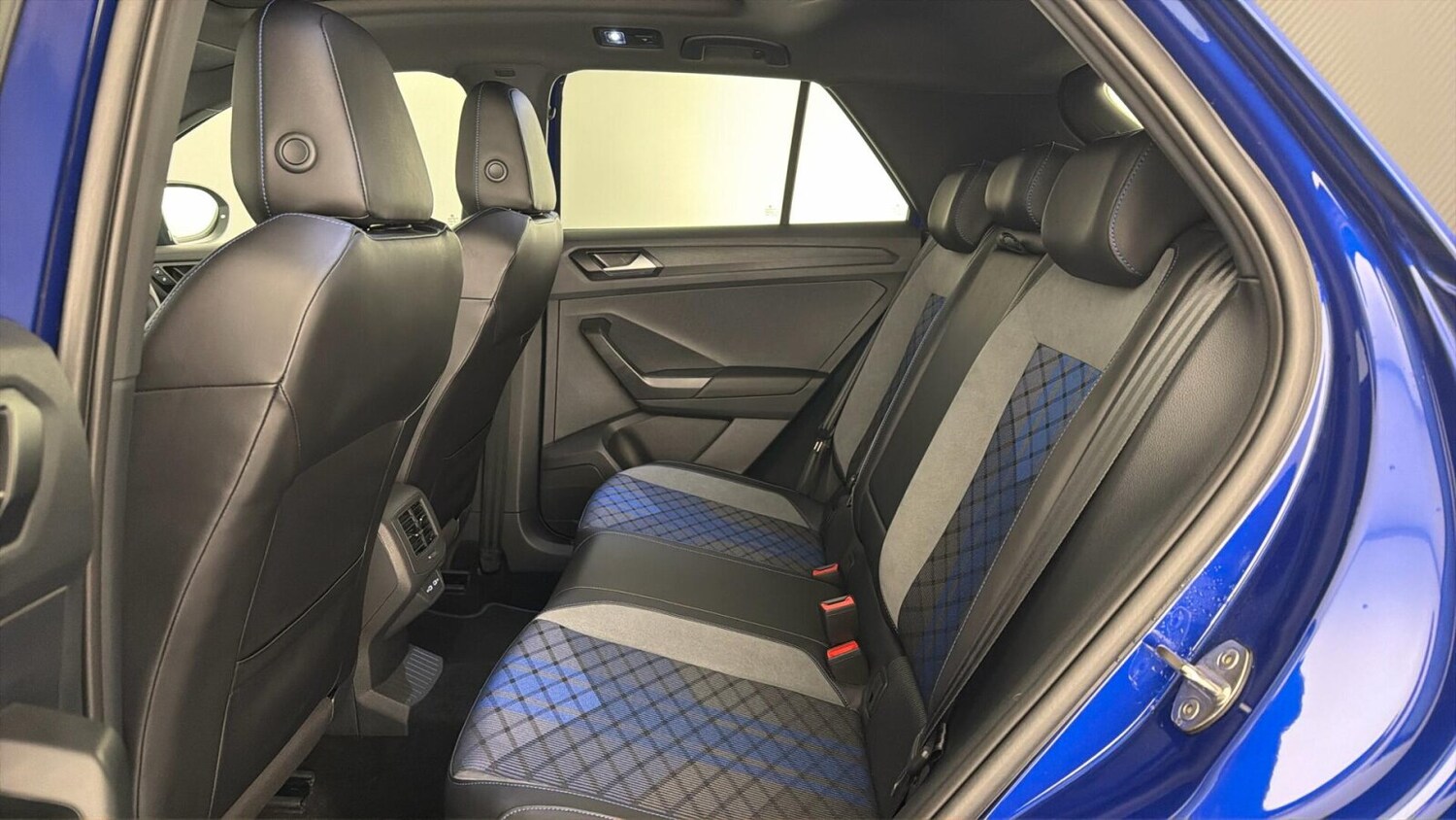 Used Volkswagen T-Roc 2025 for sale - 77660352: Photo 12