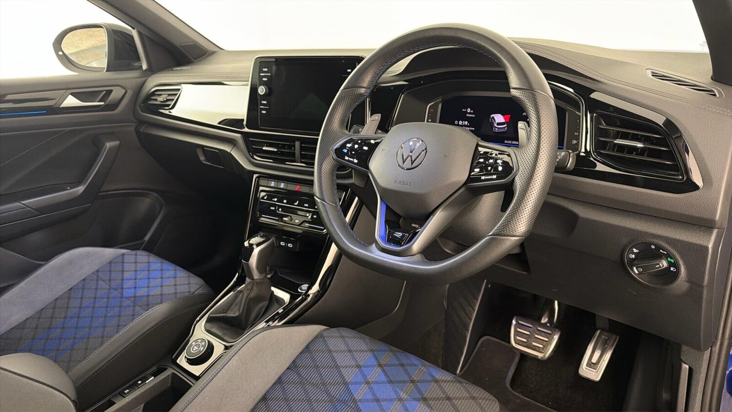 Used Volkswagen T-Roc 2025 for sale - 77660352: Photo 15