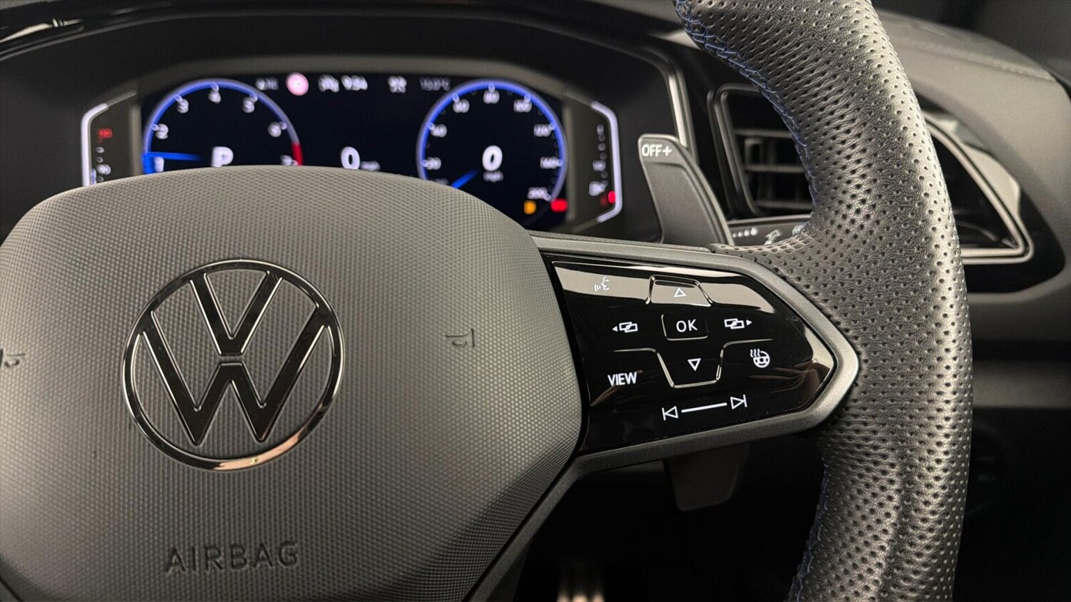 Used Volkswagen T-Roc 2025 for sale - 77660352: Photo 19