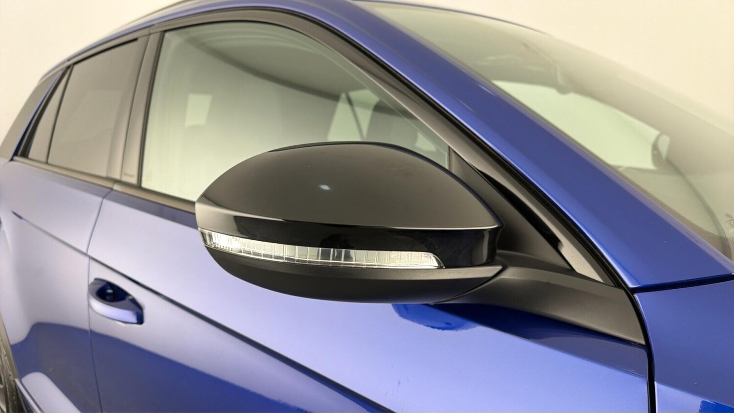 Used Volkswagen T-Roc 2025 for sale - 77660352: Photo 28