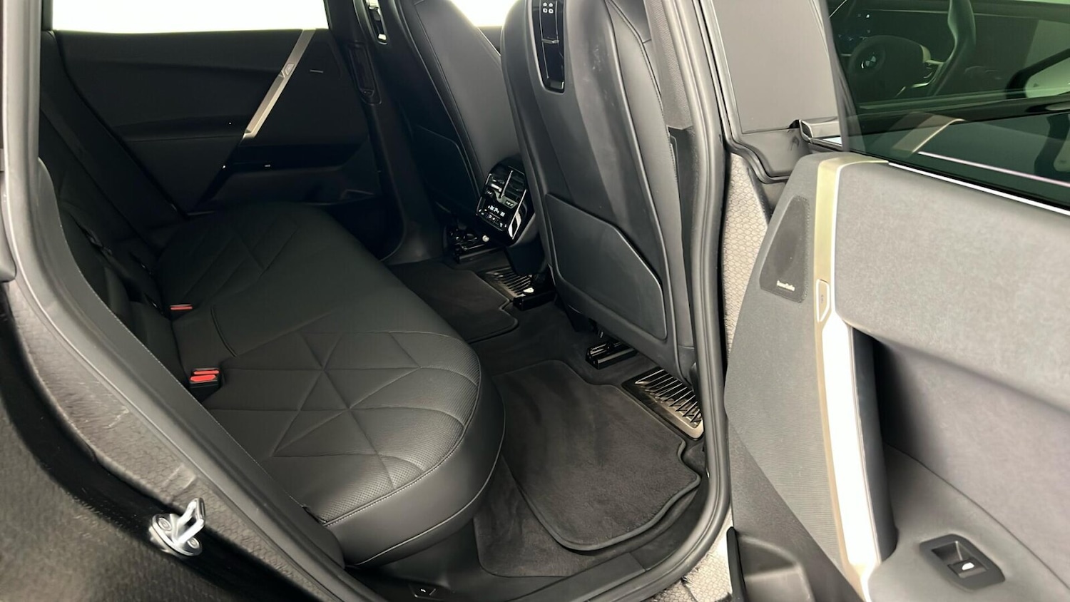 Used BMW iX 2022 for sale - 76586824: Photo 14