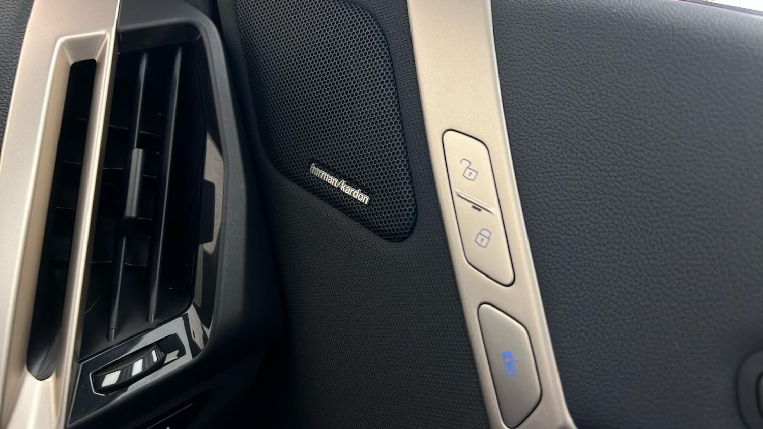 Used BMW iX 2022 for sale - 76586824: Photo 37