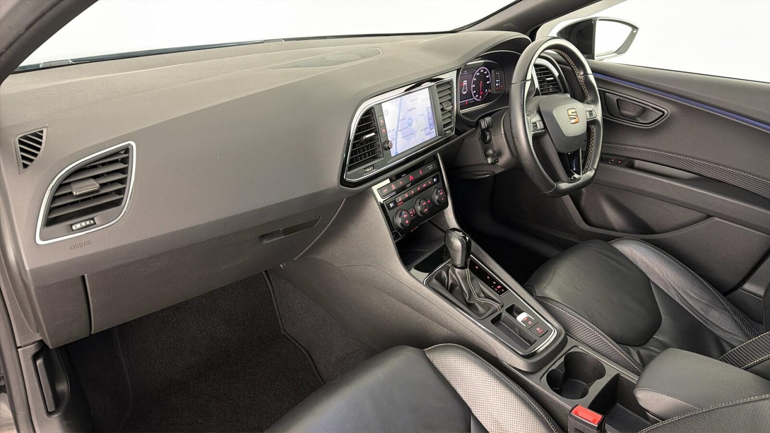 Used SEAT Leon 2019 for sale - 77942143: Photo 2