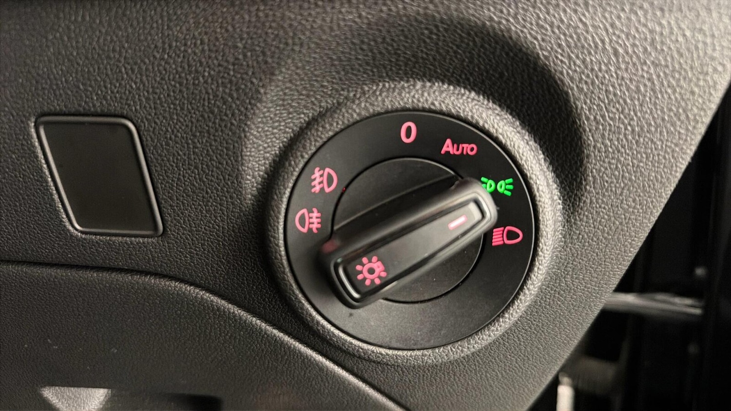 Used SEAT Leon 2019 for sale - 77942143: Photo 35