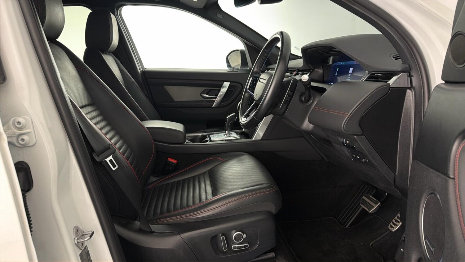 Used Land Rover Discovery Sport 2022 for sale - 77826507: Photo 16