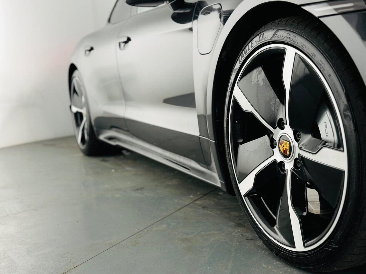 Used Porsche Taycan 2021 for sale - 77470768: Photo 14