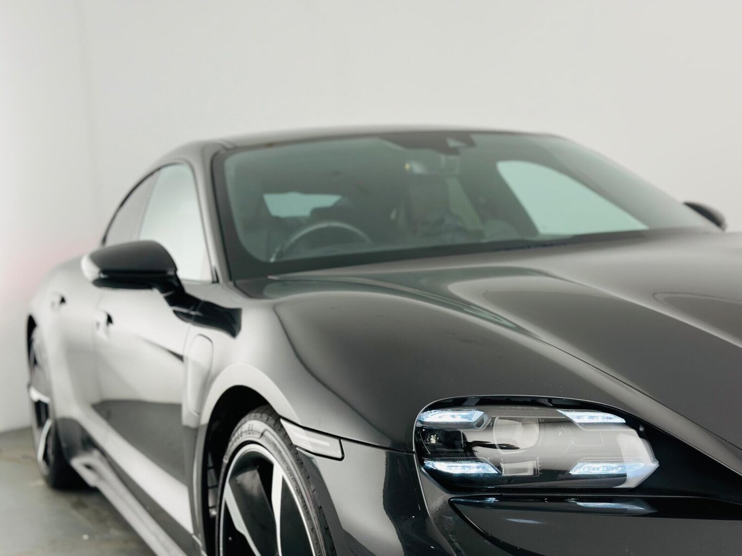 Used Porsche Taycan 2021 for sale - 77470768: Photo 16