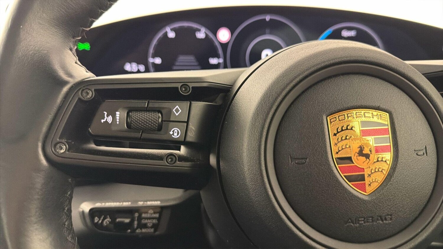 Used Porsche Taycan 2021 for sale - 77470768: Photo 32