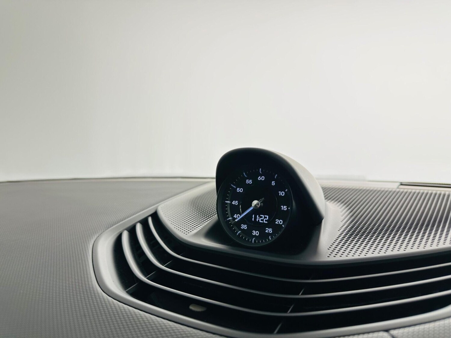 Used Porsche Taycan 2021 for sale - 77470768: Photo 37