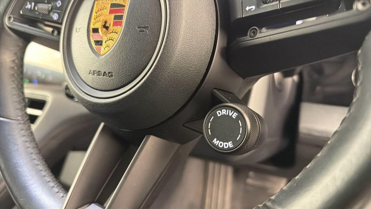 Used Porsche Taycan 2021 for sale - 77470768: Photo 43