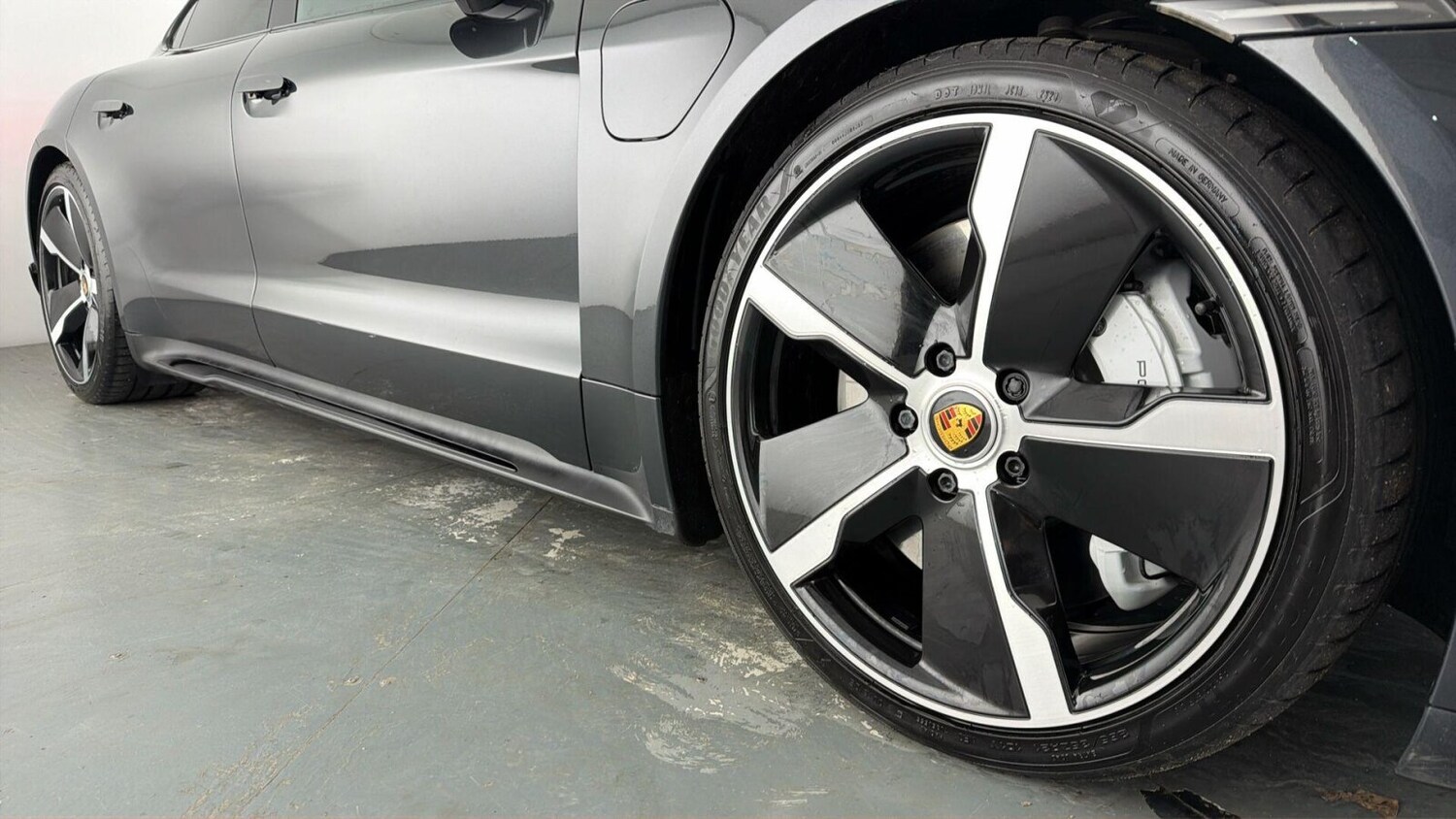 Used Porsche Taycan 2021 for sale - 77470768: Photo 49