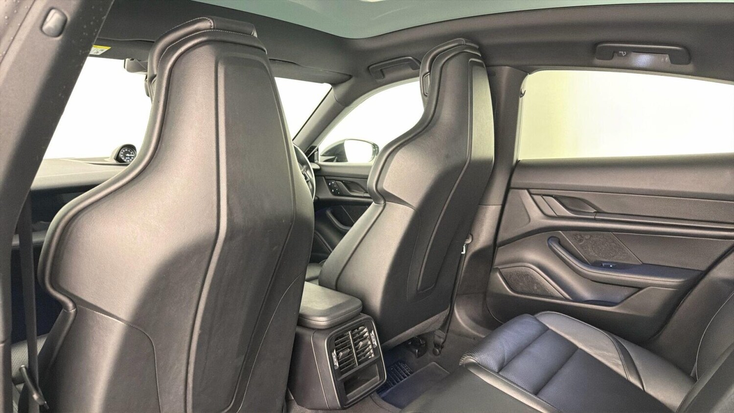 Used Porsche Taycan 2021 for sale - 77470768: Photo 50