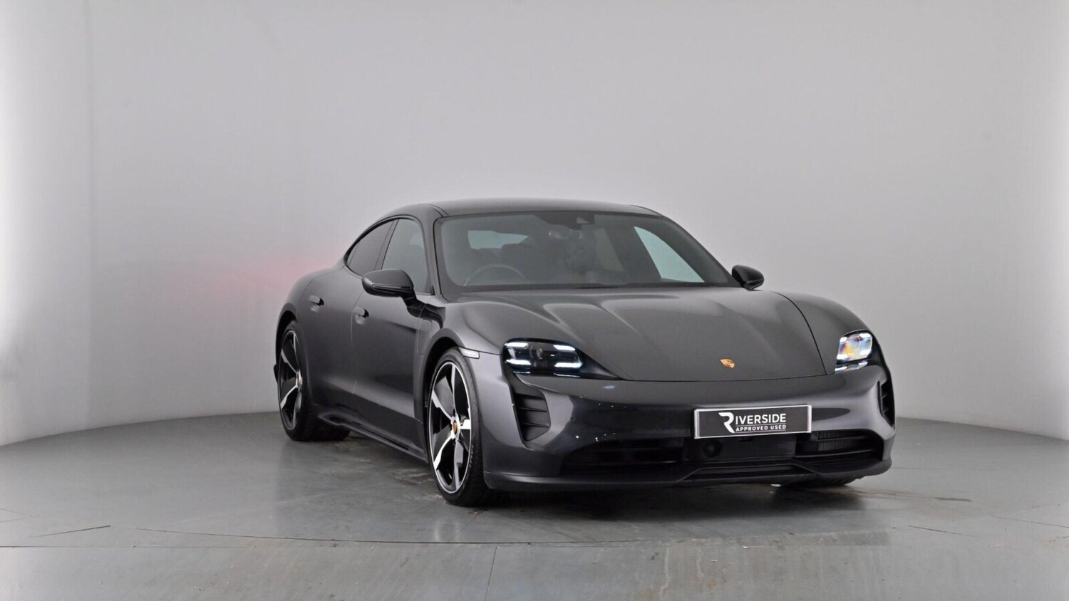 Used Porsche Taycan 2021 for sale - 77470768: Photo 60