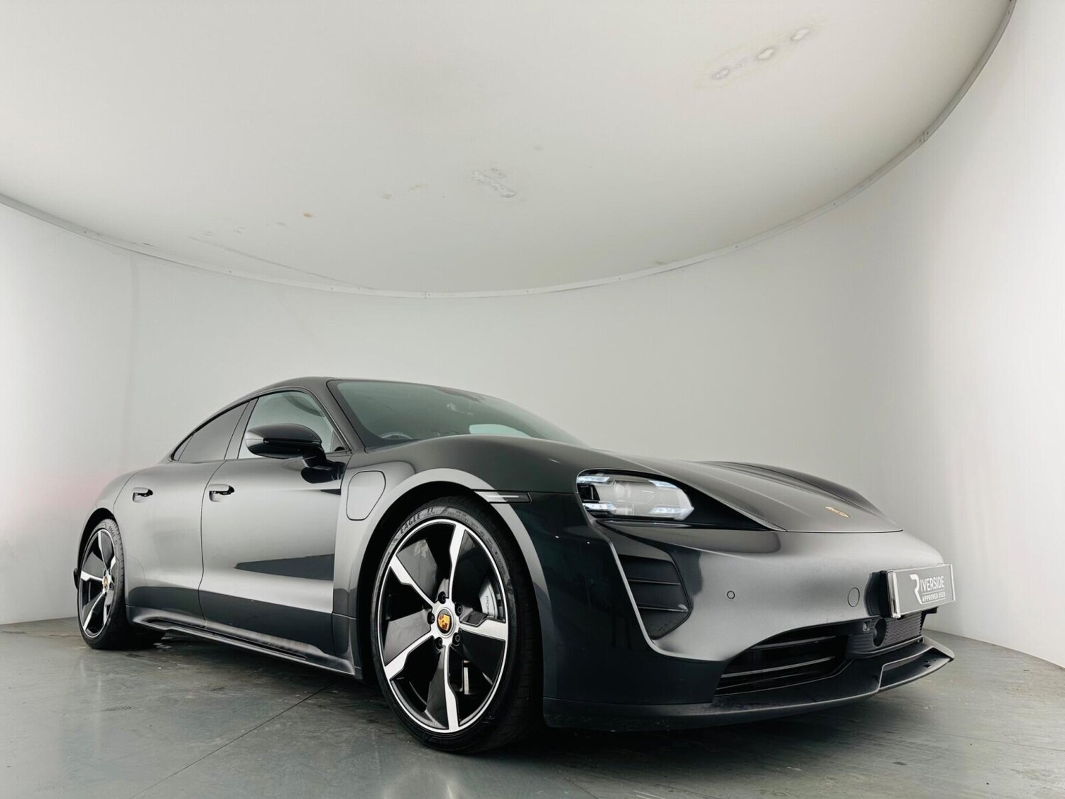 Used Porsche Taycan 2021 for sale - 77470768: Photo 8