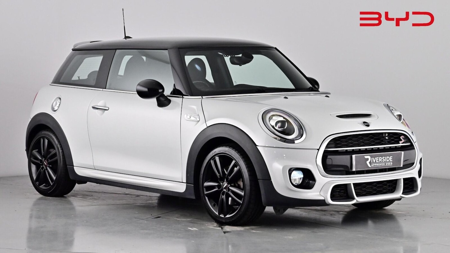 Used MINI Hatch 2019 for sale - 76104171: Photo 1