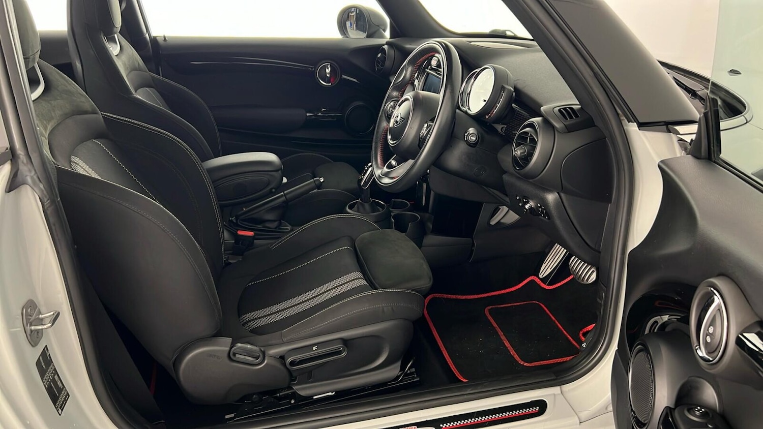 Used MINI Hatch 2019 for sale - 76104171: Photo 16