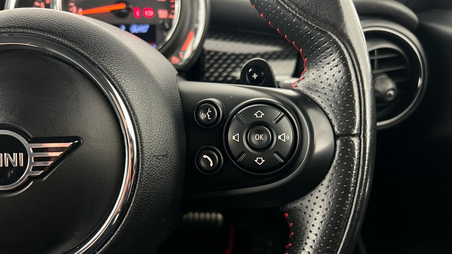 Used MINI Hatch 2019 for sale - 76104171: Photo 19