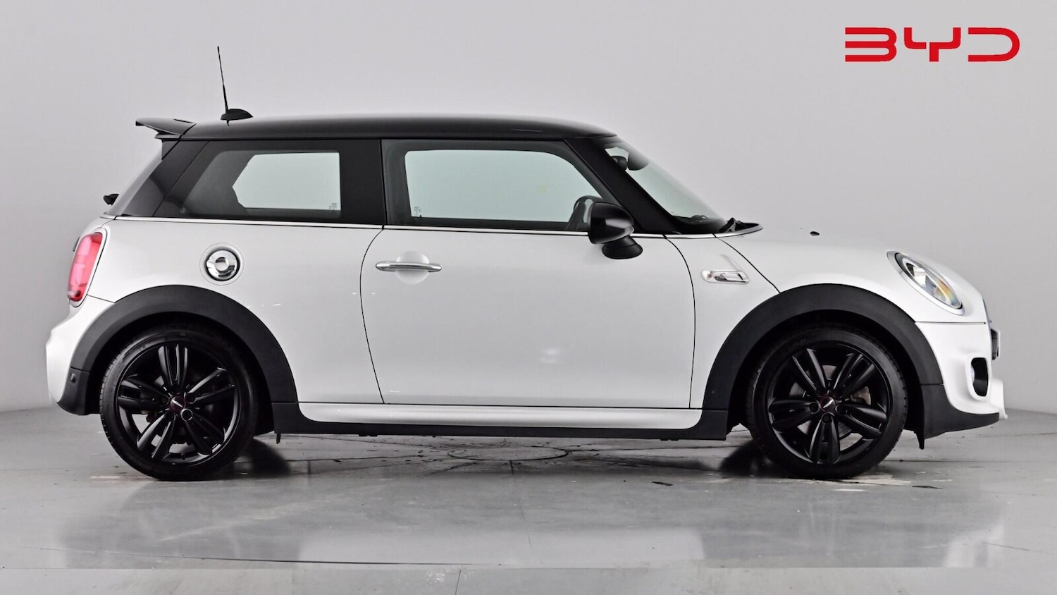 Used MINI Hatch 2019 for sale - 76104171: Photo 3