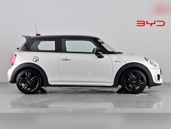Used MINI Hatch 2019 for sale - 76104171: Photo