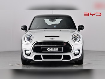 Used MINI Hatch 2019 for sale - 76104171: Photo